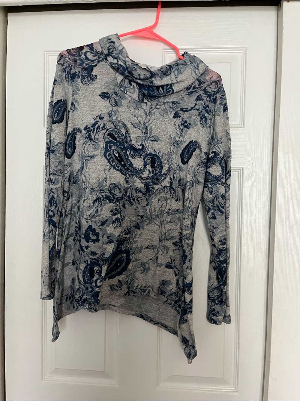 croft & barrow Gray Long Sleeve Cowl Neck Top with Navy Paisley Print